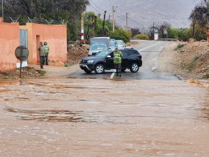 التساقطات تمنع حركة السير بجماعة املن اقليم تيزنيت