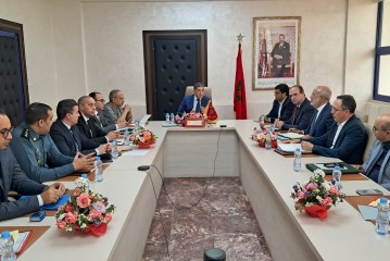 والي جهة سوس ماسة يترأس اجتماعا تحضيريا لمهرجان موسم العسل بتيقي