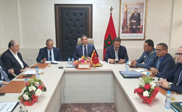 والي جهة سوس ماسة يترأس اجتماع عمل لتدارس سبل تحسين انسيابية عمليات الاستيراد والتصدير بميناء أكادير