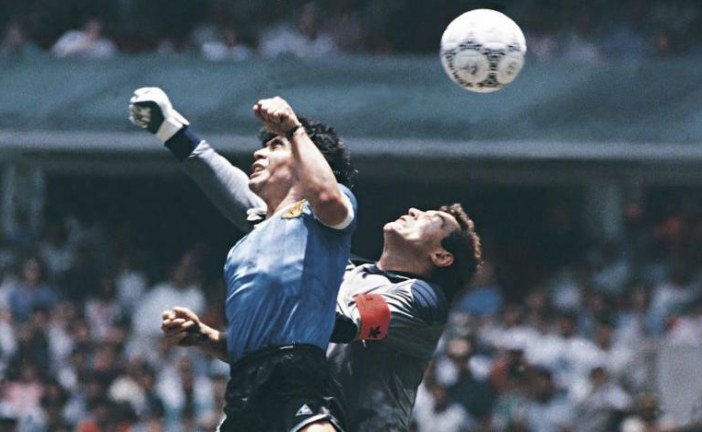 كرة مارادونا في مونديال 1986 تباع بـ3.35 مليون دولار في مزاد